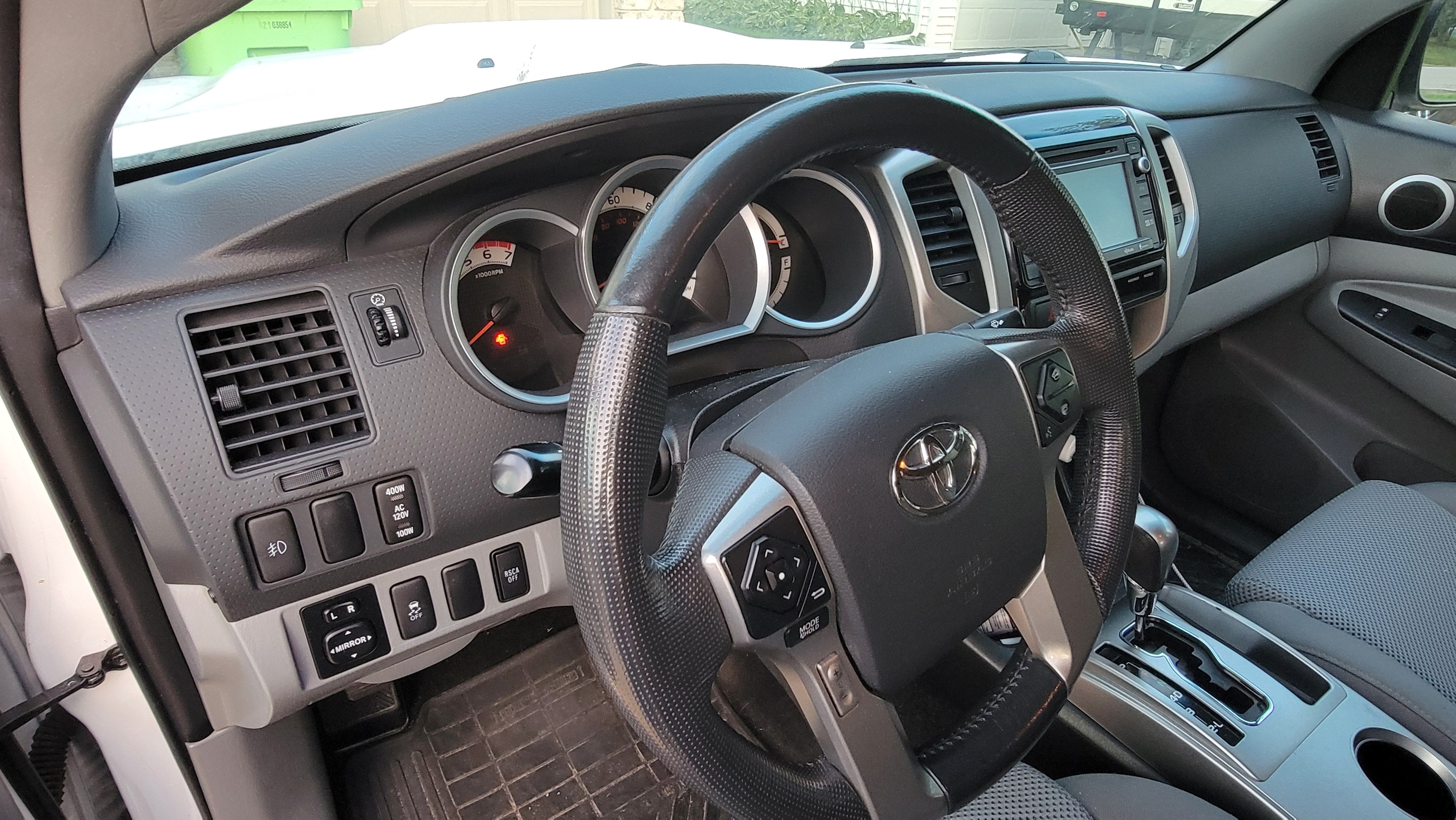 Used 2014 Toyota Tacoma 4x4 Double Cab w/ TRD Sport Package image 16