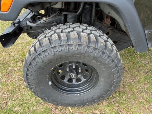 Used 2005 Jeep Wrangler Unlimited AWD/4WD image 16