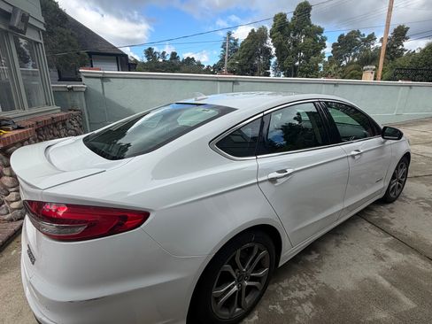 Used 2019 Ford Fusion Titanium image 5