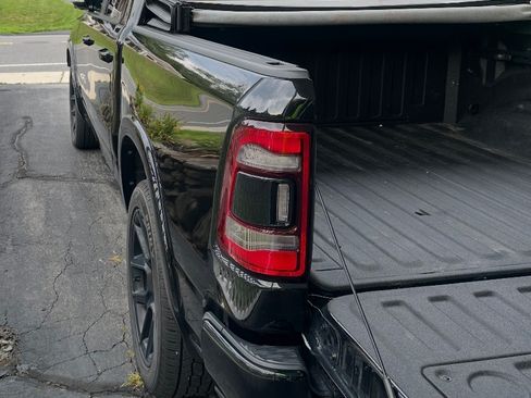 Used 2021 RAM 1500 Laramie AWD/4WD image 18