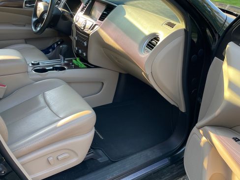 Used 2018 Nissan Pathfinder Platinum AWD/4WD image 10