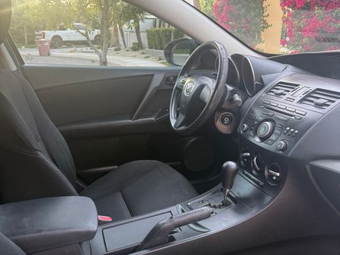 Used 2013 MAZDA MAZDA3 i SV image 9