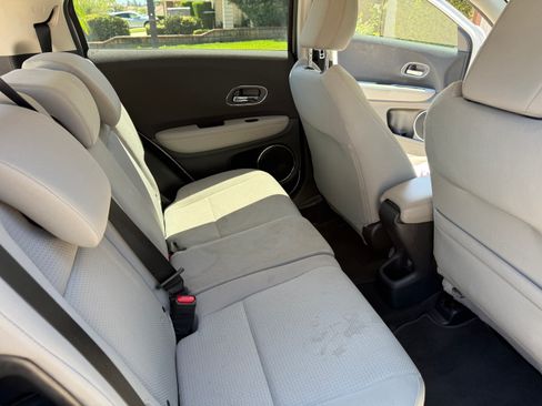 Used 2021 Honda HR-V EX image 10