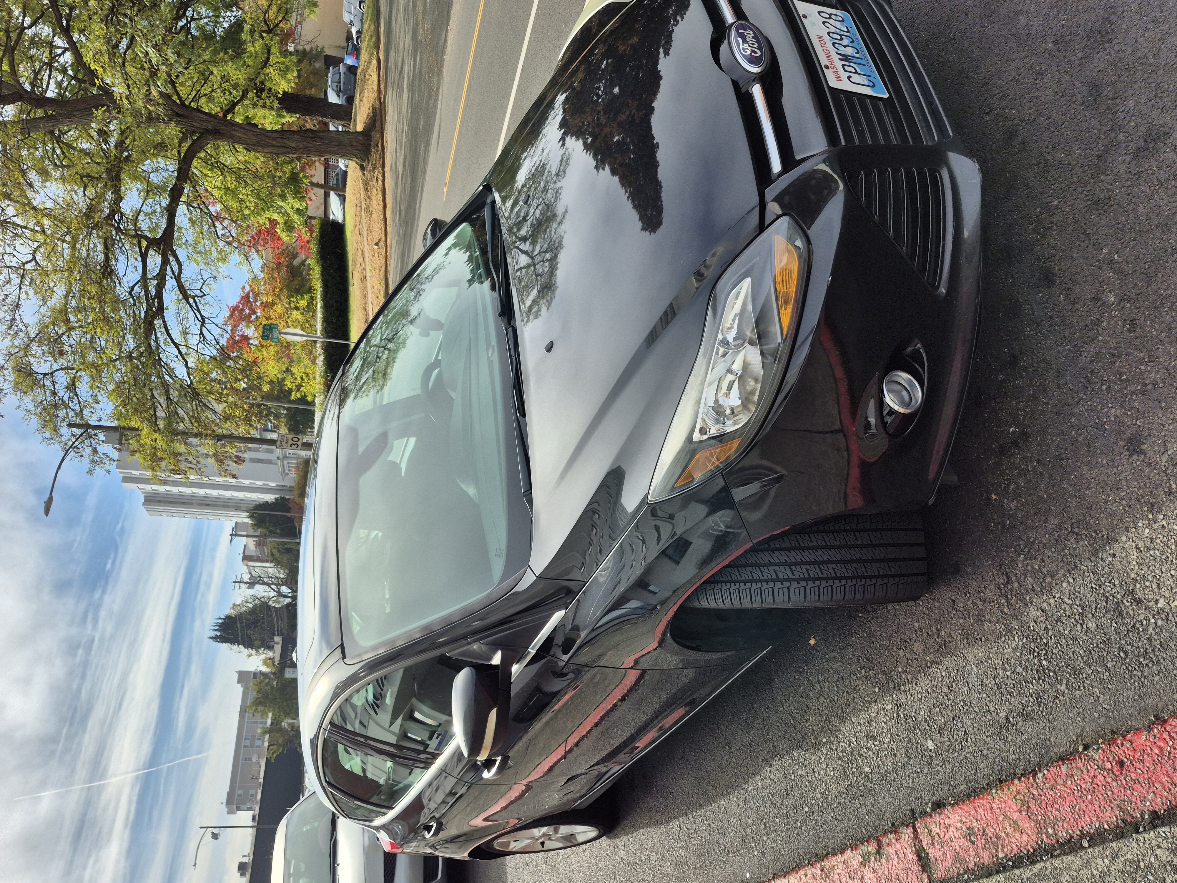 Used 2012 Ford Focus Titanium FWD image 8