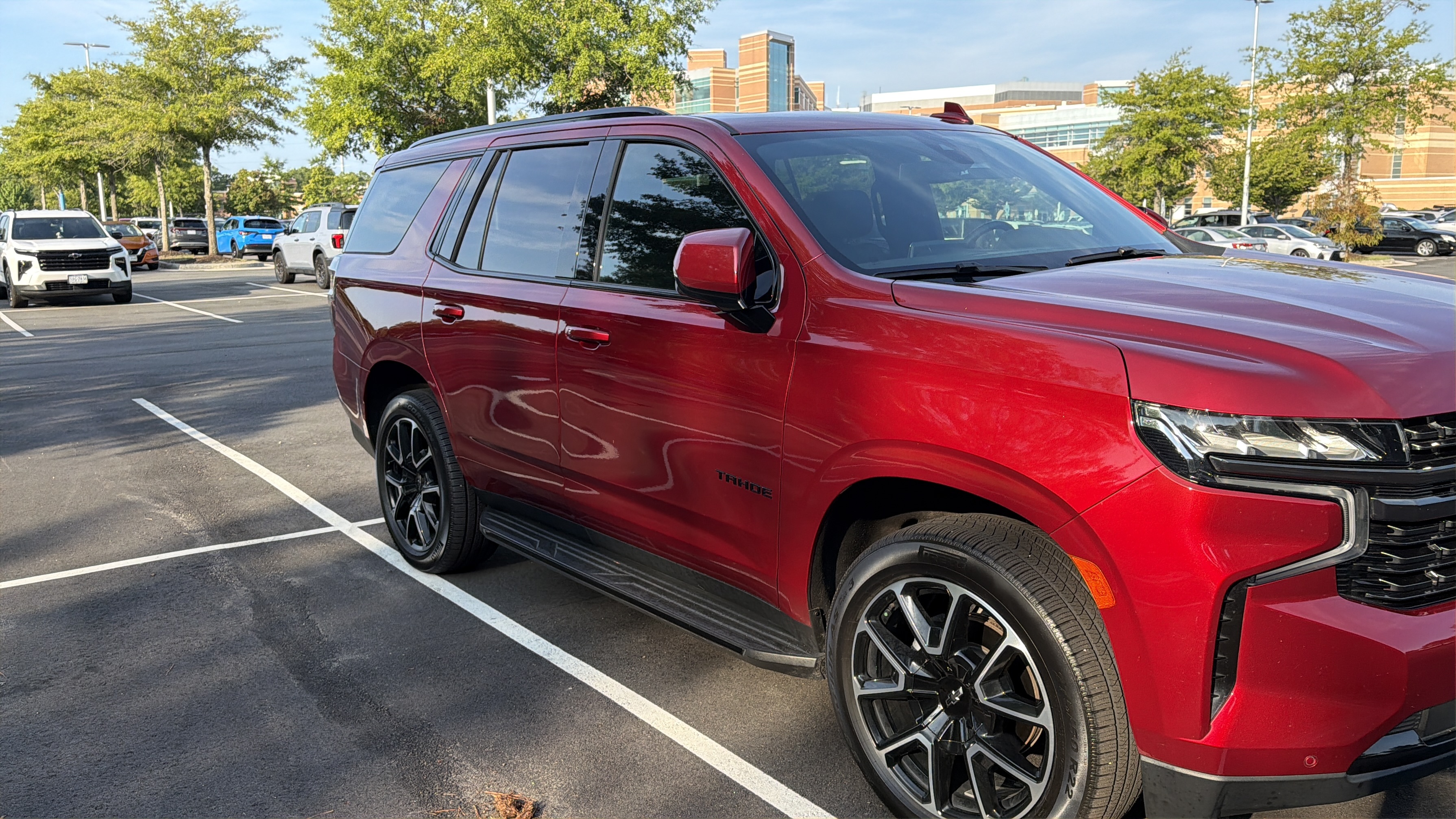 Used 2021 Chevrolet Tahoe RST w/ Luxury Package AWD/4WD image 8