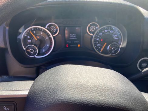 Used 2019 RAM 3500 Tradesman w/ Chrome Appearance Group image 13