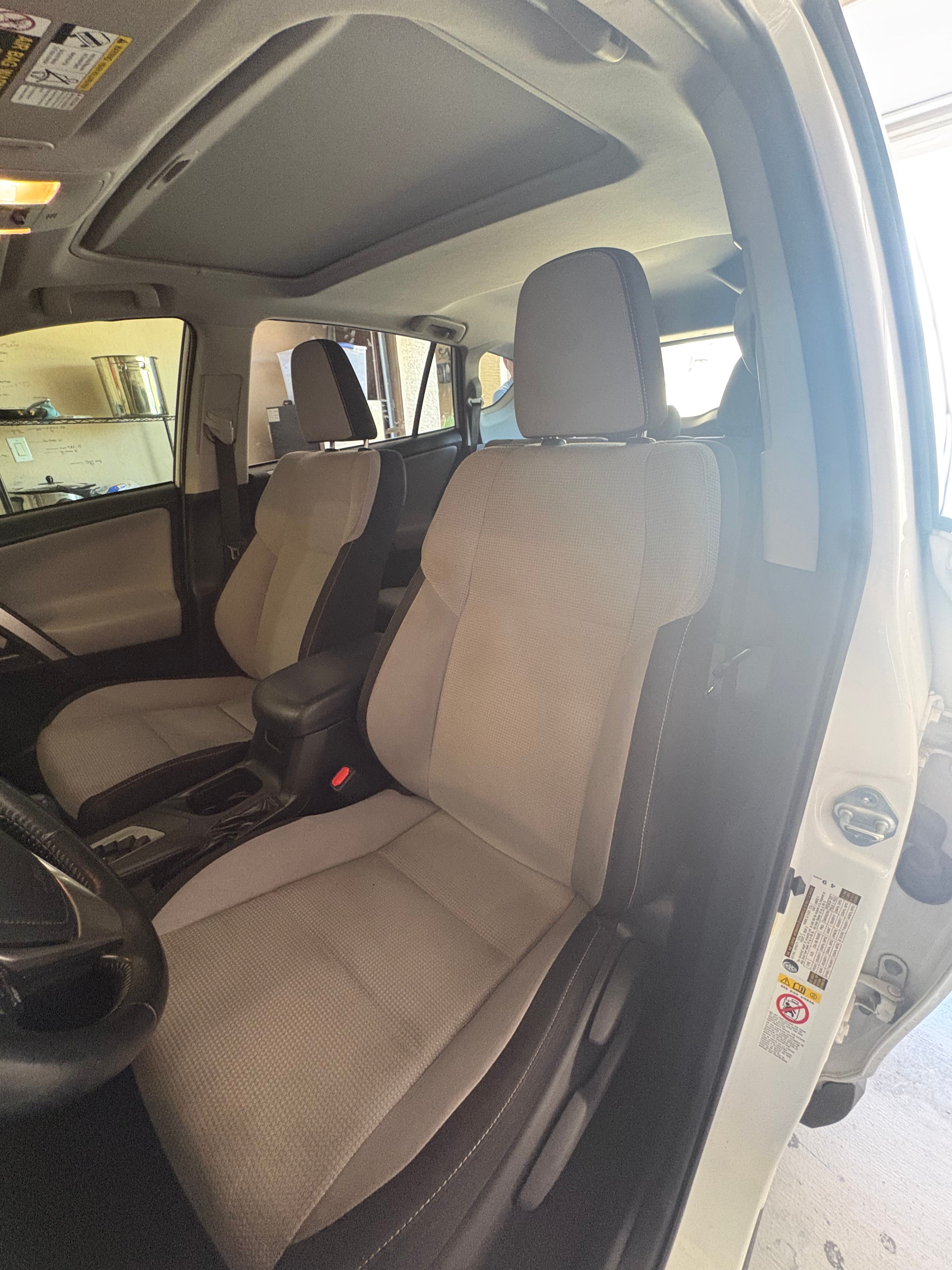 Used 2017 Toyota RAV4 XLE w/ Carpet Mat Package FWD image 14