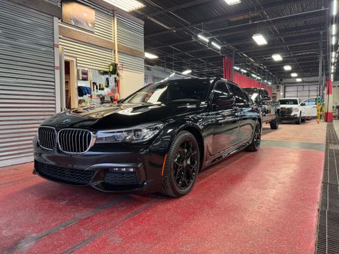 Used 2019 BMW 740i xDrive image 16