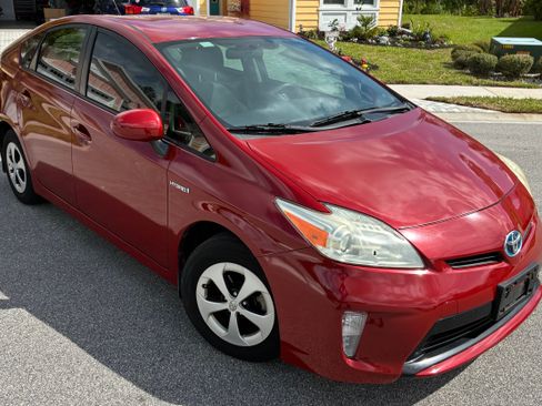 Used 2013 Toyota Prius Two image 2
