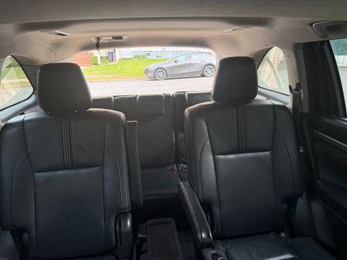 Used 2018 Toyota Highlander SE image 12