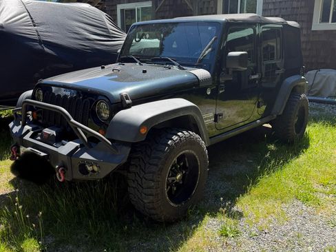 Used 2012 Jeep Wrangler Unlimited Sport AWD/4WD image 5