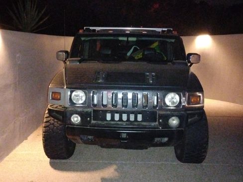 Used 2005 HUMMER H2 SUT w/ Preferred Equipment Group image 4