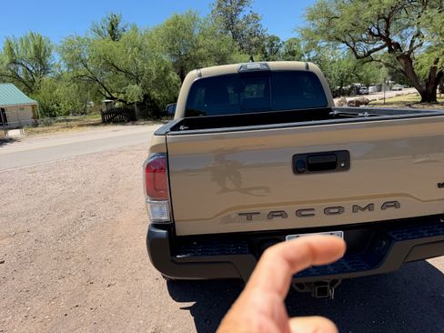 Used 2020 Toyota Tacoma TRD Off-Road AWD/4WD image 5