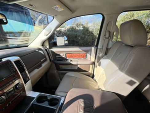 Used 2011 RAM 2500 Laramie w/ Protection Group image 12