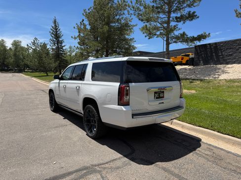Used 2020 GMC Yukon XL Denali w/ Denali Ultimate Package AWD/4WD image 4