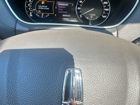Used 2017 Lincoln MKX Reserve w/ Lincoln MKX Climate Package AWD/4WD image 19