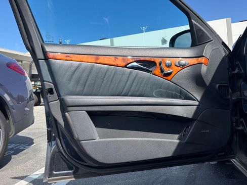 Used 2006 Mercedes-Benz E 55 AMG Sedan image 18