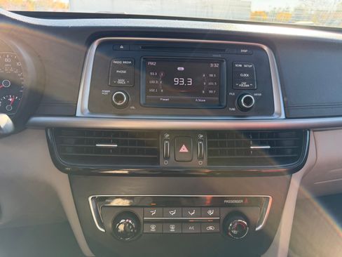 Used 2017 Kia Optima LX image 28