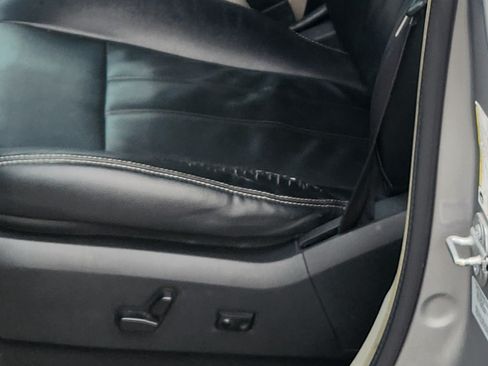 Used 2015 Chrysler Town & Country Touring w/ Driver Convenience Group image 14