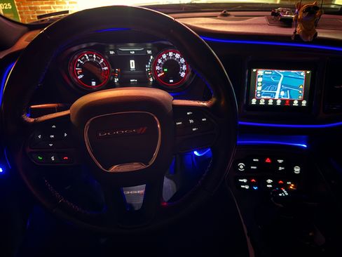 Used 2023 Dodge Challenger SXT RWD image 10