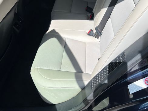 Used 2016 Lexus ES 300h w/ Premium Package w/Wood Trim FWD image 15