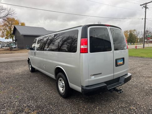 Used 2019 Chevrolet Express 3500 LS image 5