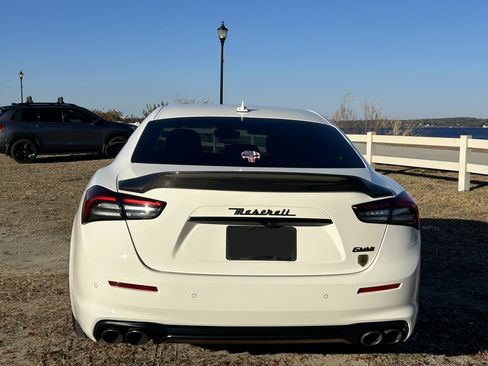 Used 2021 Maserati Ghibli image 11