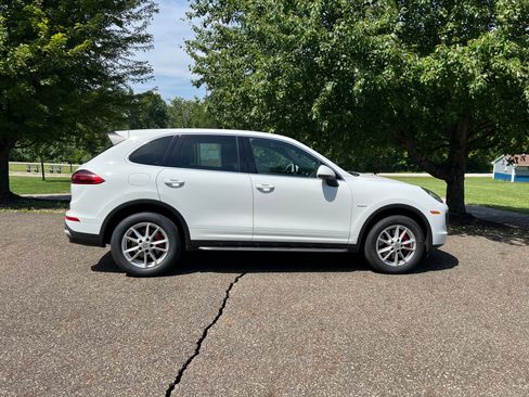 Used 2015 Porsche Cayenne Diesel image 9