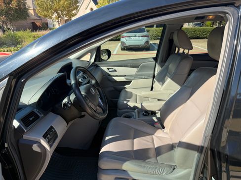 Used 2014 Honda Odyssey EX-L image 11