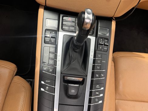 Used 2017 Porsche Macan AWD/4WD image 24