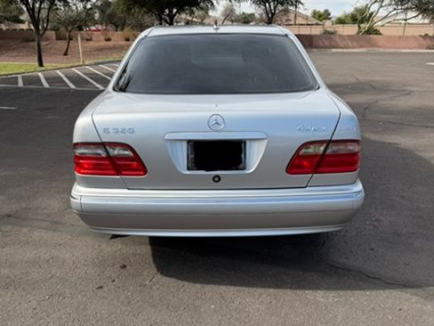 Used 2002 Mercedes-Benz E 320 4MATIC Sedan image 5