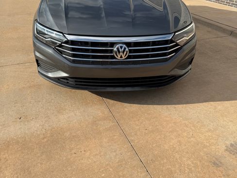 Used 2019 Volkswagen Jetta SE FWD image 4