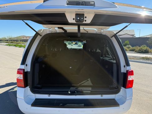 Used 2016 Ford Expedition EL XLT image 17