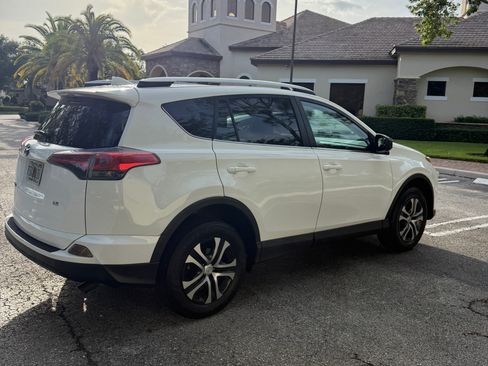 Used 2016 Toyota RAV4 LE FWD image 8