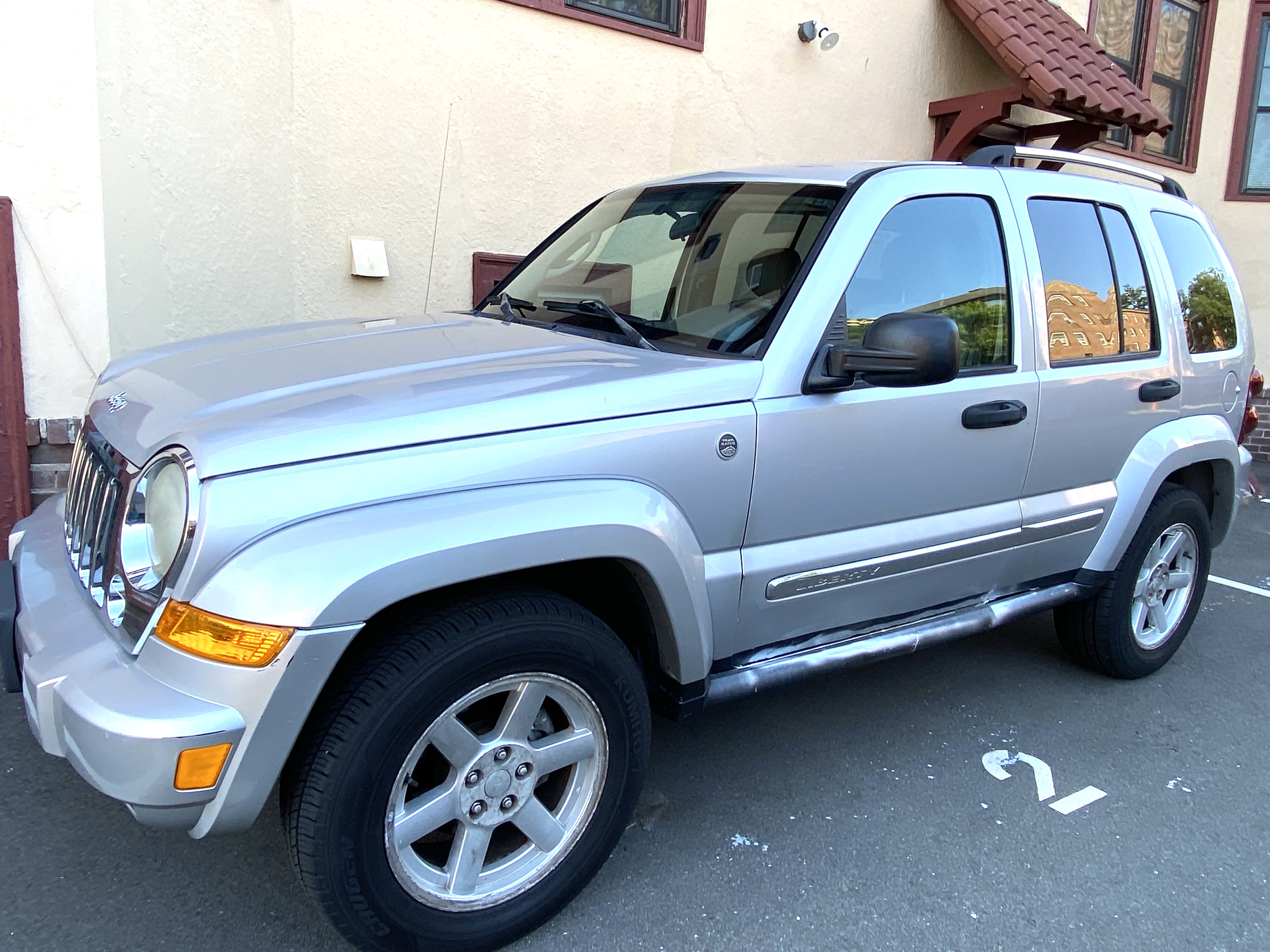 Used 2007 Jeep Liberty Limited AWD/4WD image 2