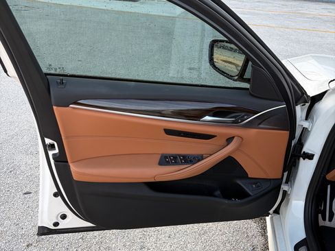 Used 2022 BMW 540i w/ M Sport Package image 13