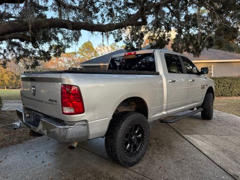 Used 2014 RAM 2500 SLT image 2