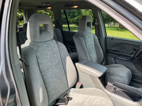 Used 2004 Honda Pilot EX image 16