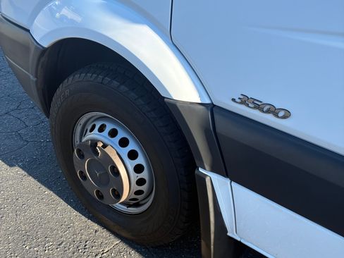 Used 2013 Mercedes-Benz Sprinter 3500 image 10