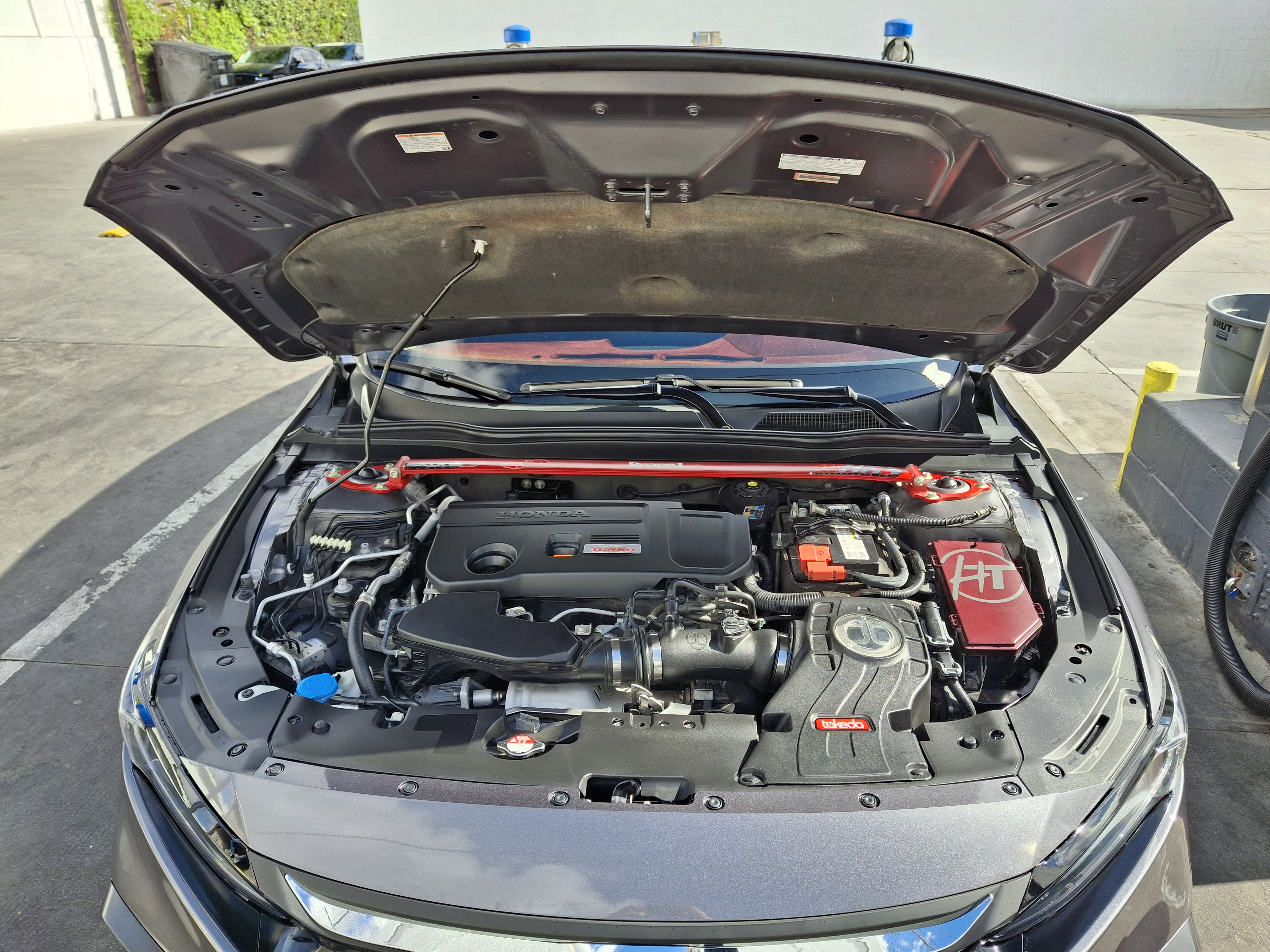 Used 2018 Honda Accord Sport image 2