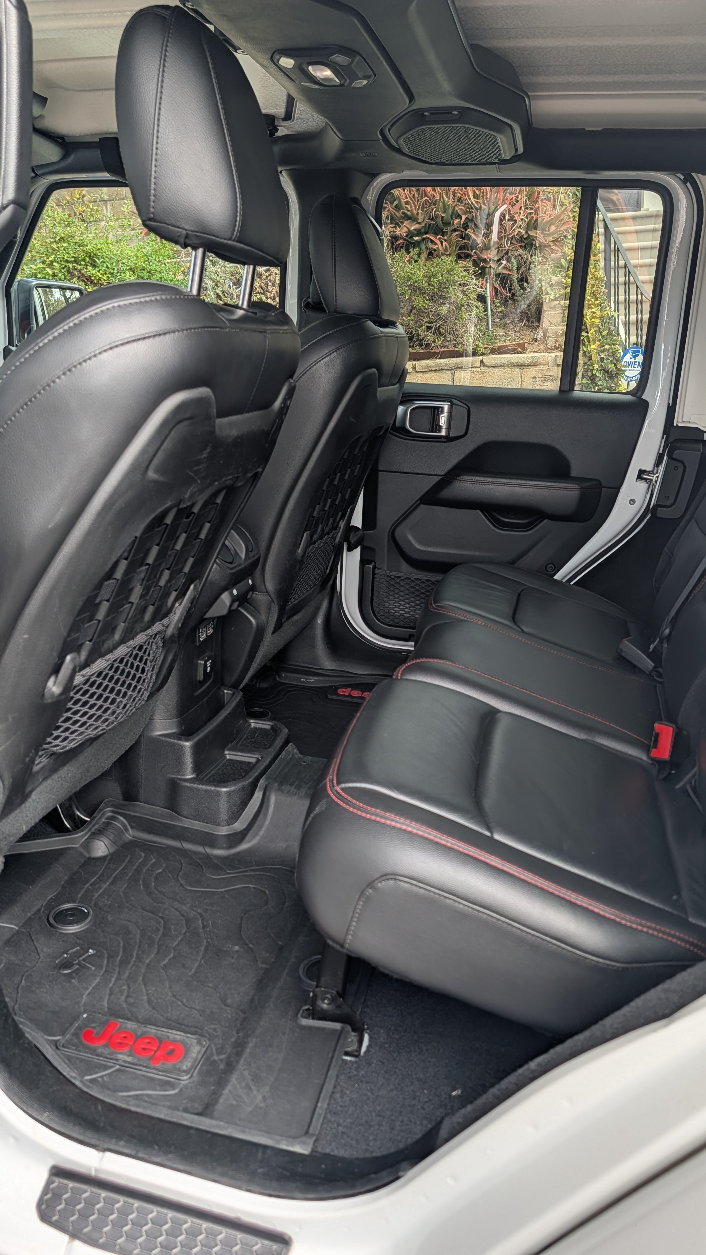 Used 2018 Jeep Wrangler Unlimited Rubicon AWD/4WD image 12