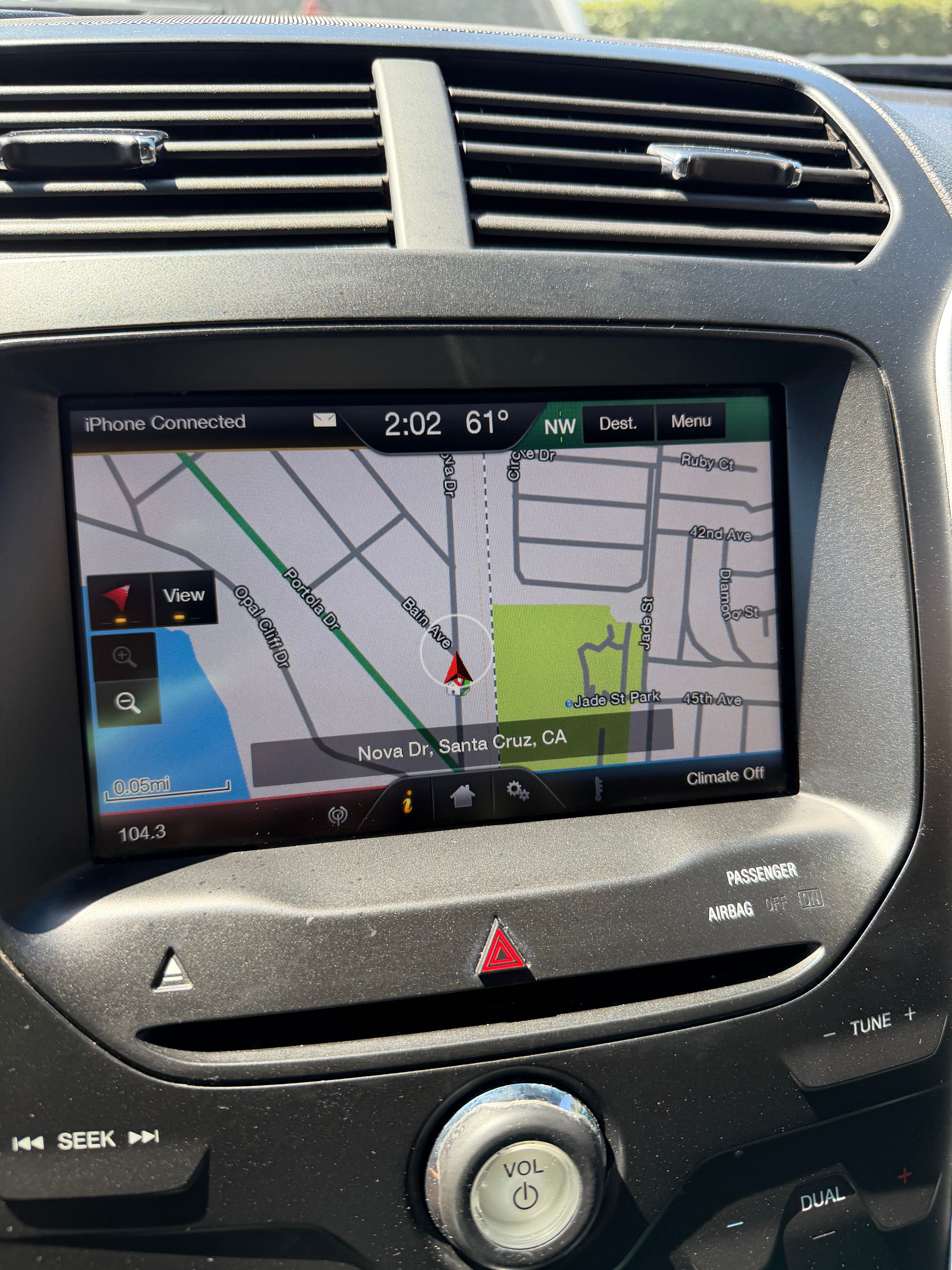 Used 2015 Ford Explorer XLT w/ Equipment Group 202A FWD image 16