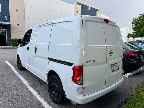 Used 2019 Nissan NV200 SV w/ Navigation Package FWD image 5