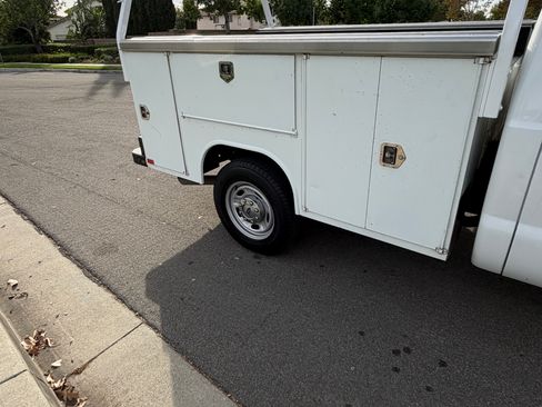 Used 2014 Ford F250 XL w/ Power Equipment Group image 9