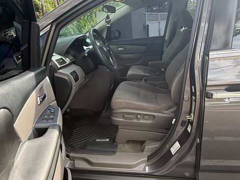 Used 2015 Honda Odyssey EX image 10