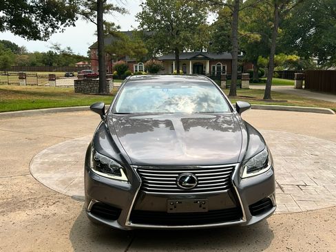 Used 2016 Lexus LS 460 L RWD image 4