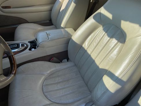 Used 2005 Jaguar XK8 Convertible image 4