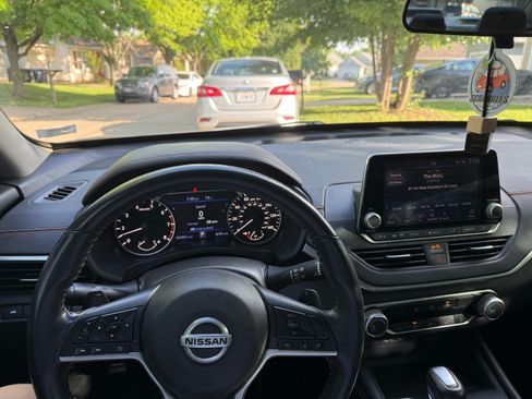 Used 2022 Nissan Altima 2.5 SR FWD image 6