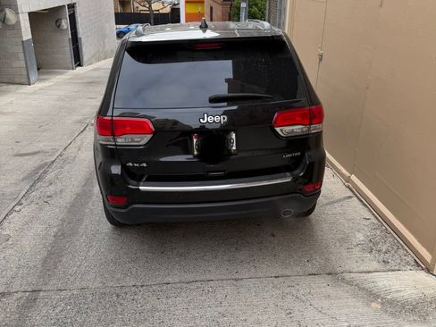 Used 2018 Jeep Grand Cherokee Limited image 6