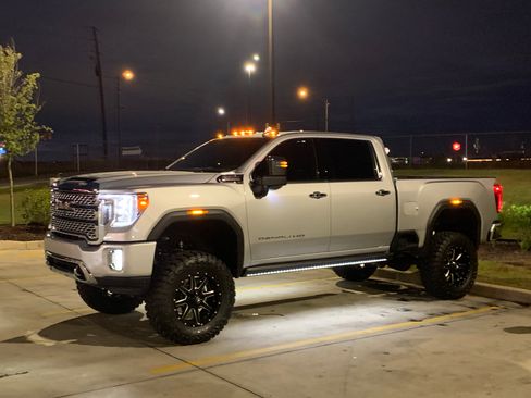Used 2023 GMC Sierra 2500 Denali w/ Denali Ultimate Package AWD/4WD image 1